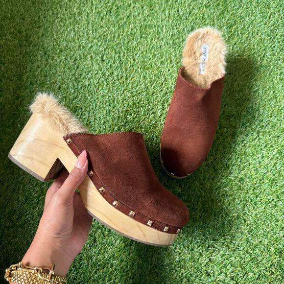 Women's Steve Madden Brooklyn brown suede leather studded platform clogs, 9.5 - Picture 1 of 7